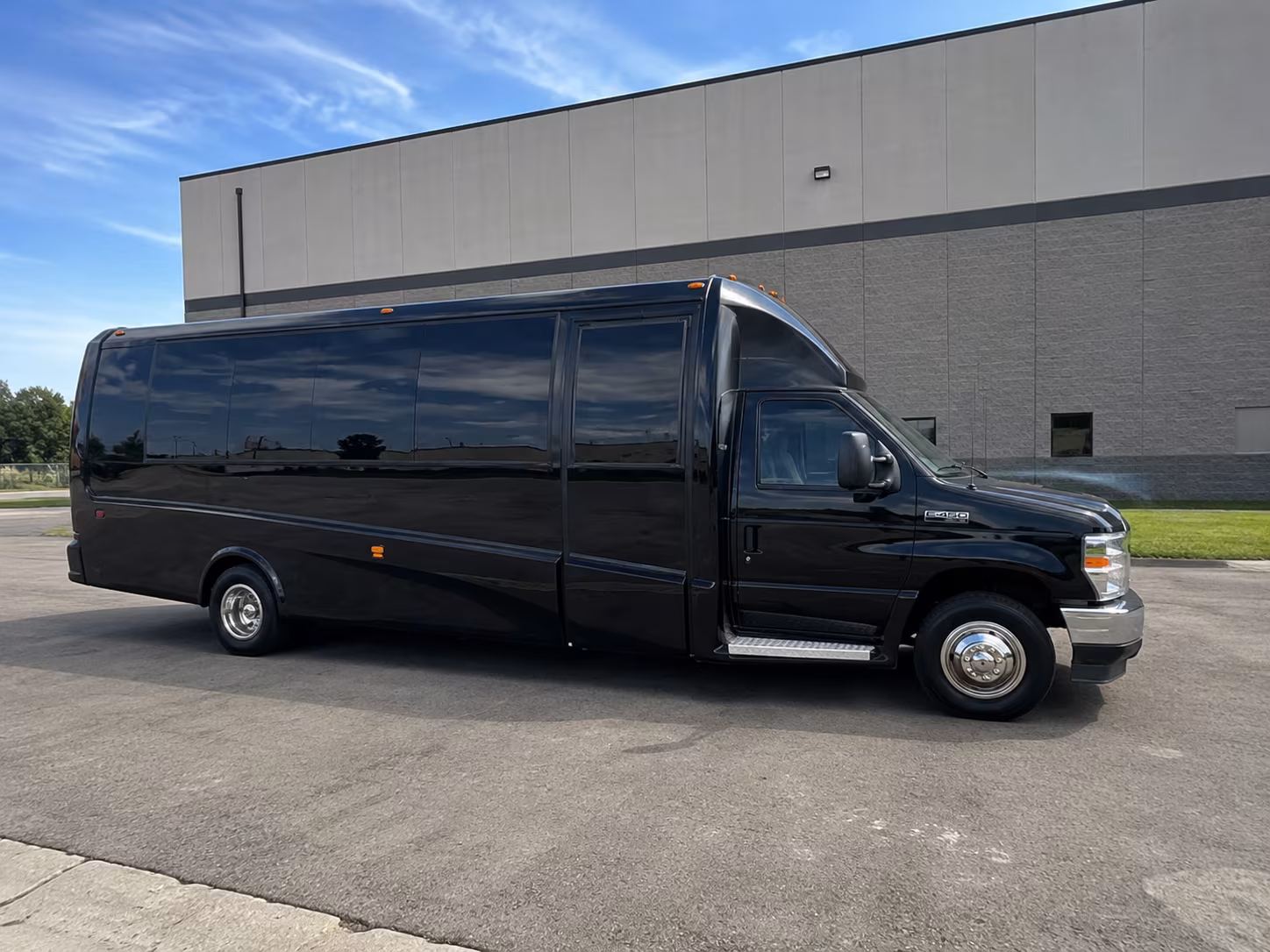corporate shuttle service between round rock and austin bergstrom international airport