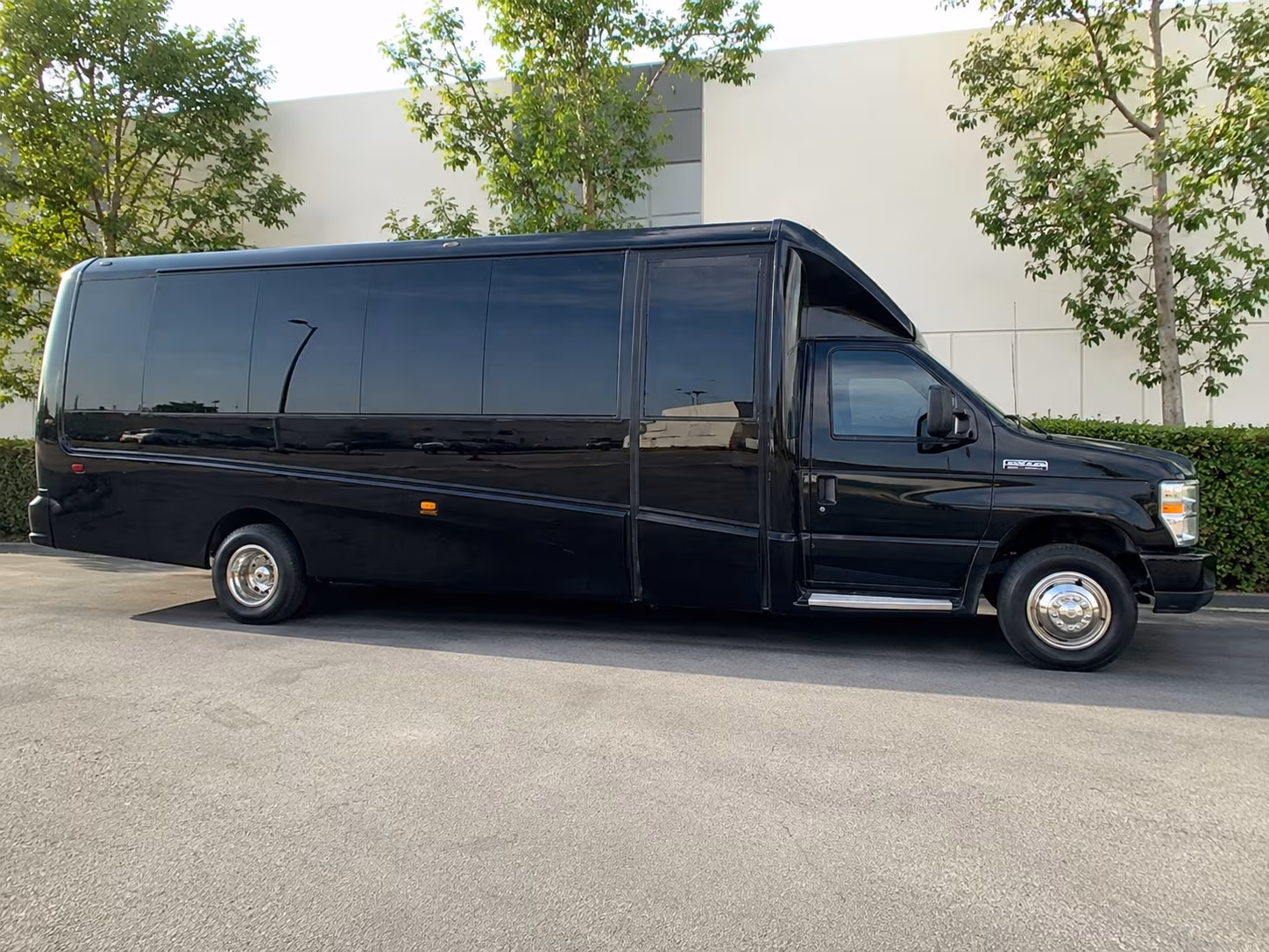 with roundrockcharterbuscompany com you ll find corporate shuttle service for kalahari and dell events
